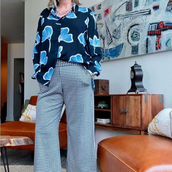 Cabi Bombshell Crop (style 6047) - Picture 5 of 13